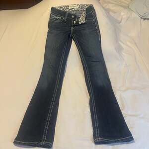 ARIAT R.E.A.L. Low Rise Stretch Rosy Whipstitch Boot Cut Jean SIZE 26R